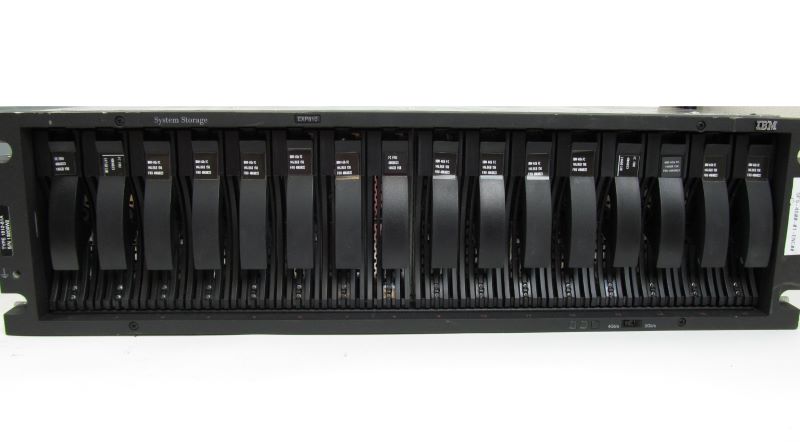 IBM 1812-81a-16x146 1812-81A EXP810, 16x146gb 15k (5414), Cables, SFP