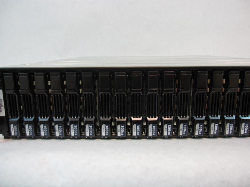 Dell Compellent SC220  24 x 300GB 15k SAS Non Legacy No lIcenses