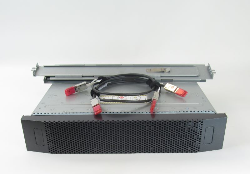 EMC VNX6GDAE25 vnx DAE 25x2.5" SAS with cables rails bezel