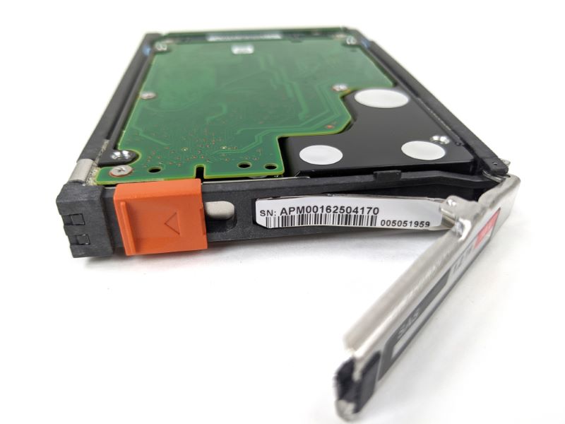 EMC V6-2S10-012 VNX5200 1.2TB SAS 6Gbps 10K 2.5" Hard Drive