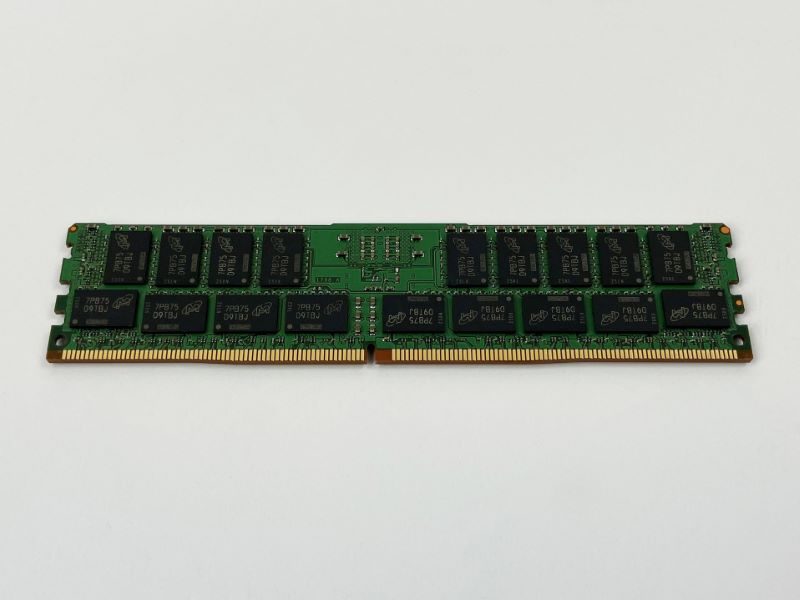 MICRON MTA36ASF4G72PZ-2G3B1 32GB 2RX4 PC4-2400T ECC Memory Dimm