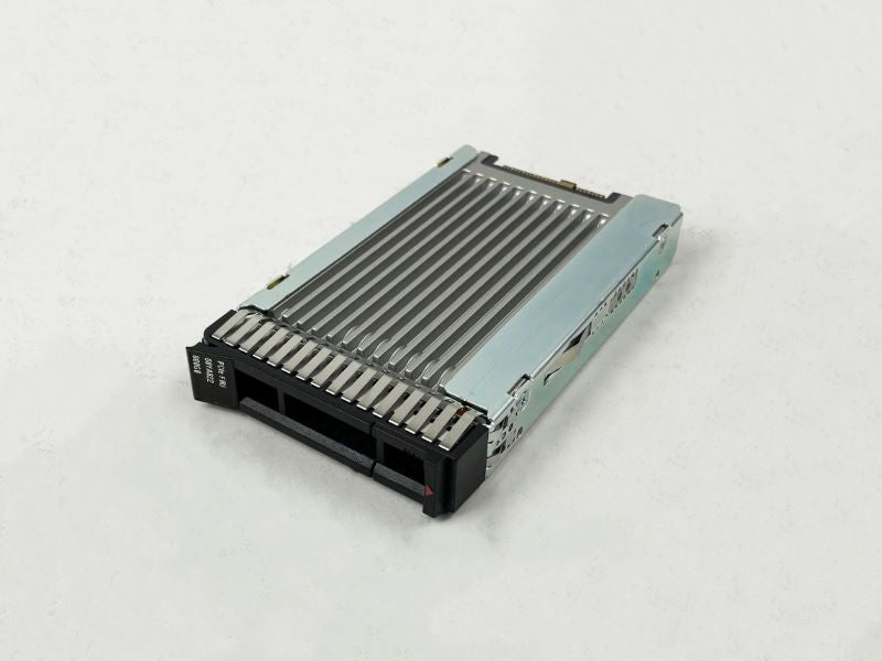 LENOVO 00YA821 P3700 800GB NVME 2.5" G3HS PCIE SSD