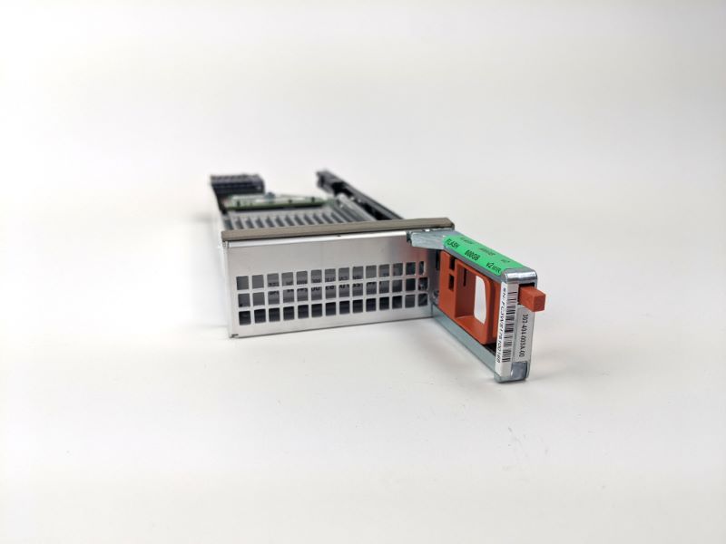 EMC 303-404-003A VMAX FLASH 800GB SSD 2.5" NVMe/PCIe V2 MXR