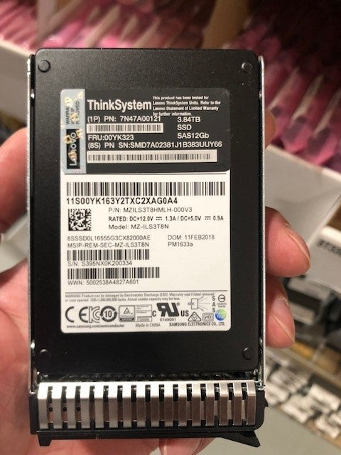 LENOVO 00YK323 3.84TB PM1633A 12GB 2.5' HS SAS SSD