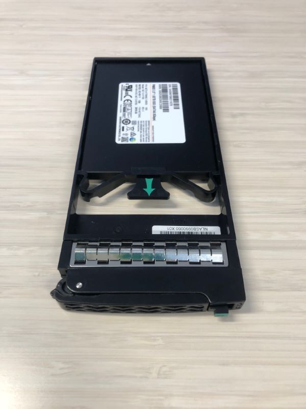 HP Q8F87B NIMBLE 1.92 TB SSD 2.5" WITH TRAY