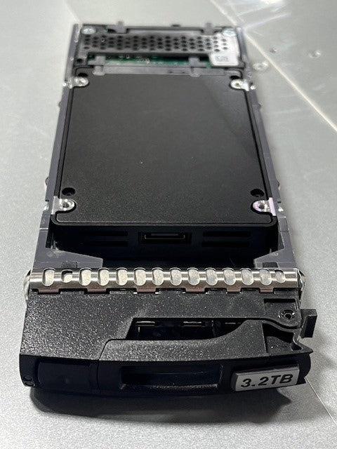 LENOVO 01PG631 3.2TB 12GB SAS 2.5" 3DWPD H/S SSD