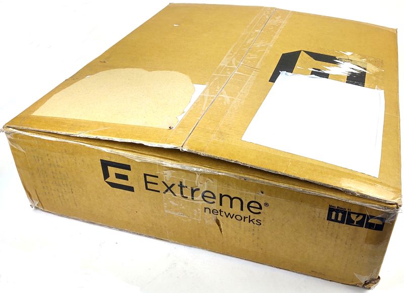 Extreme 5520-24W 24port 10/100/1000BASE-T PoE 2x QSFP28