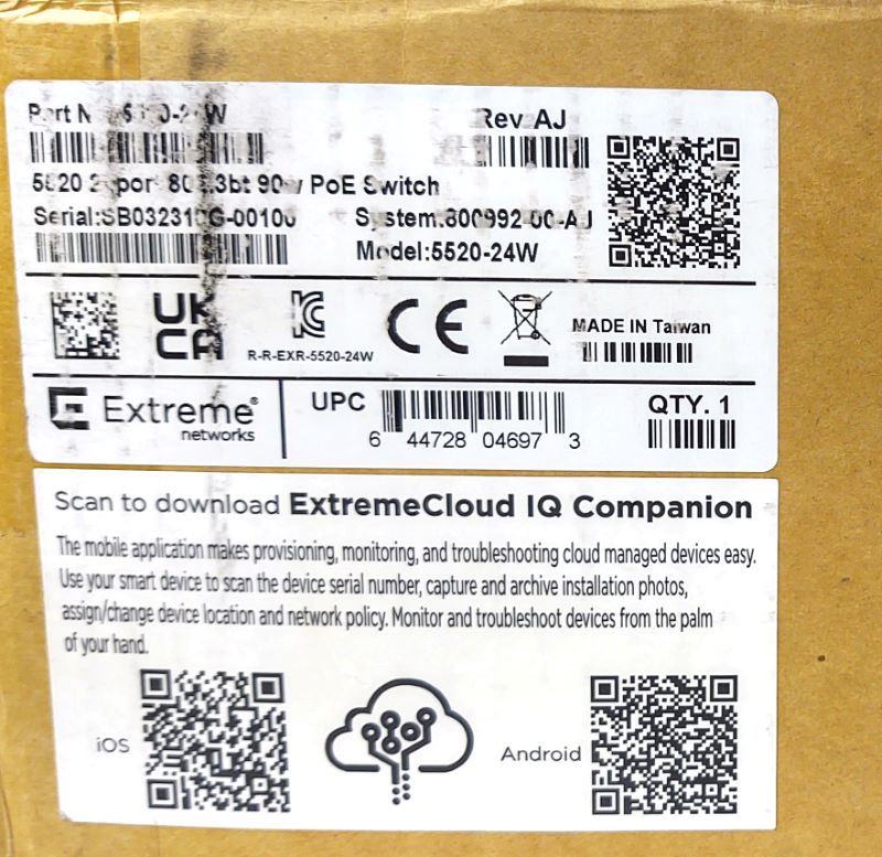 Extreme 5520-24W 24port 10/100/1000BASE-T PoE 2x QSFP28