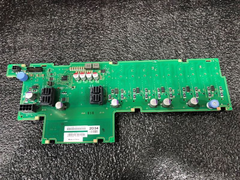 IBM 01DH379 12-Slot SAS SFF-3 Backplane 4U (BASE) w/RDX